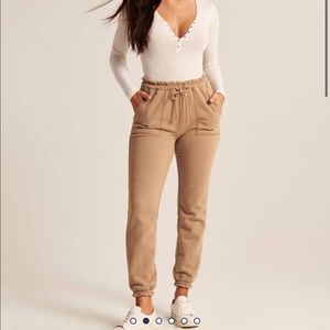 Abercrombie Ruffle-Waist Classic Sweatpants